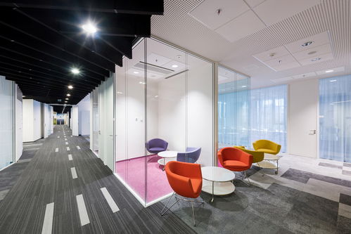 上海辦公室設(shè)計中走廊過道的設(shè)計裝修需要你注意什么呢 領(lǐng)企設(shè)計